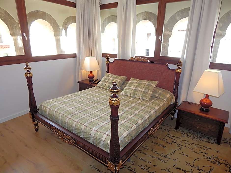 Hotel Palau dels Osset