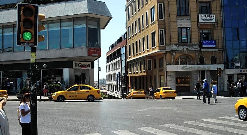 Taksim Metropark Hotel