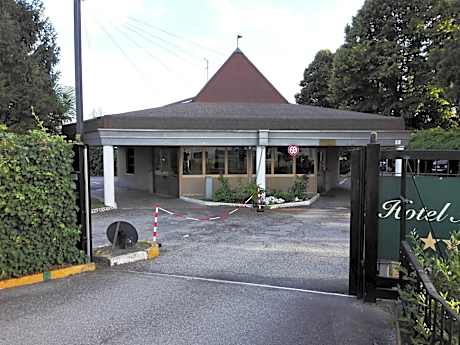 Hotel Motel Est
