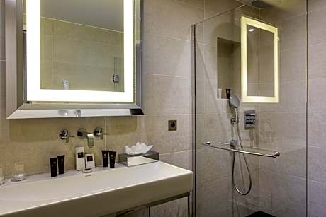 Superior Queen capacity 3