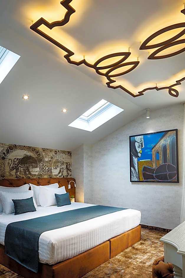 Gallery 37 Powered by ASTON