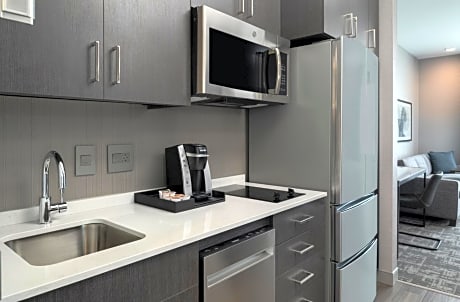 King Studio Suite - Hearing Accessible/Non-Smoking