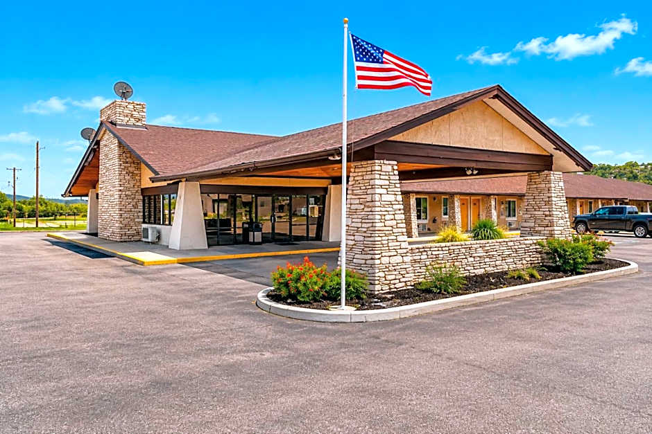Segovia Lodge Junction TX I -10