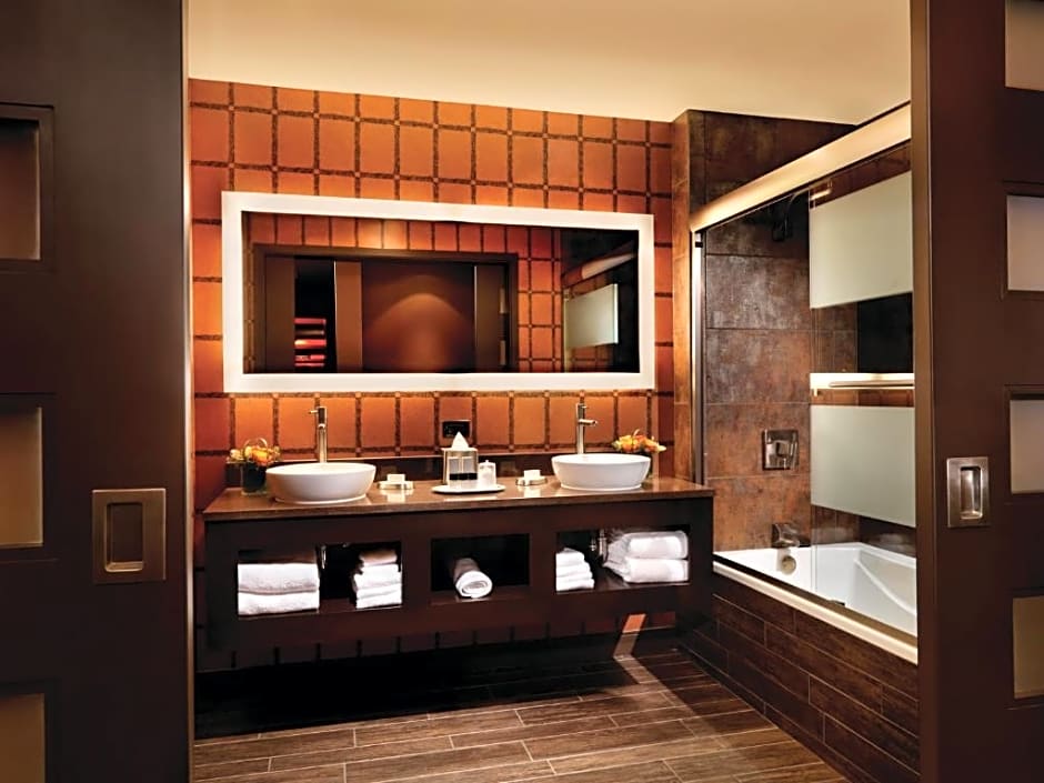 Golden Nugget Las Vegas Hotel and Casino