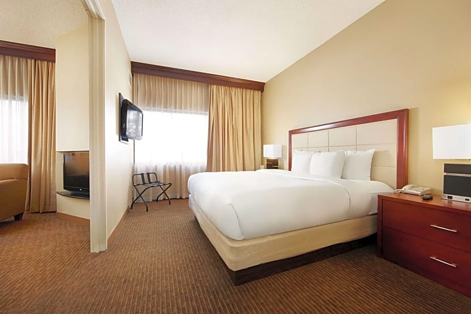 DoubleTree Suites By Hilton Hotel Cincinnati-Blue Ash