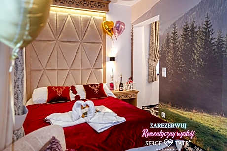 Family Room with Mountain View