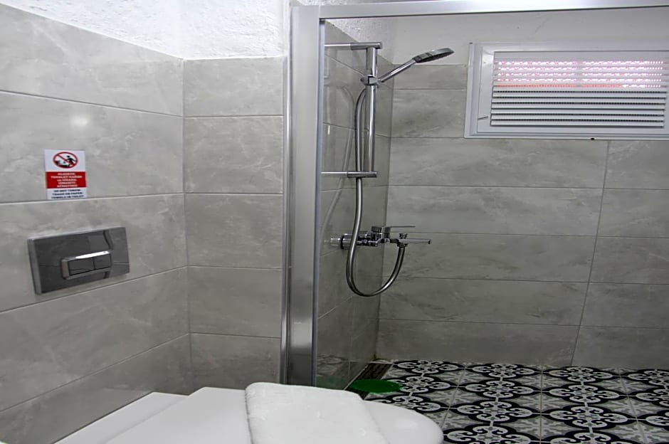 BADEMİÇİ OTEL