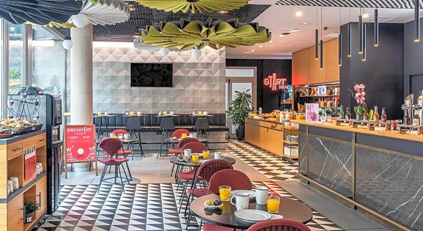 ibis Barcelona Pza Glories 22