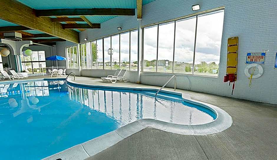 Howard Johnson by Wyndham Benton Harbor