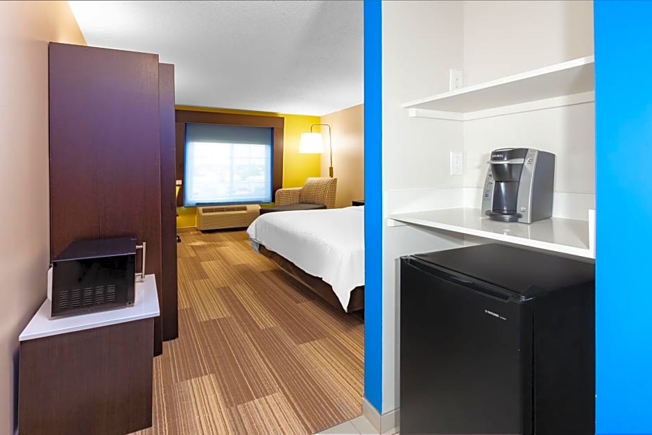 Holiday Inn Express Hotel & Suites Woodhaven By IHG