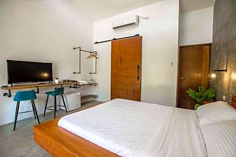 Deluxe Queen Room