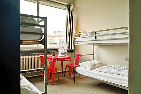 Bed in 3-Bed Mixed Dormitory Room (18 - 40 years)