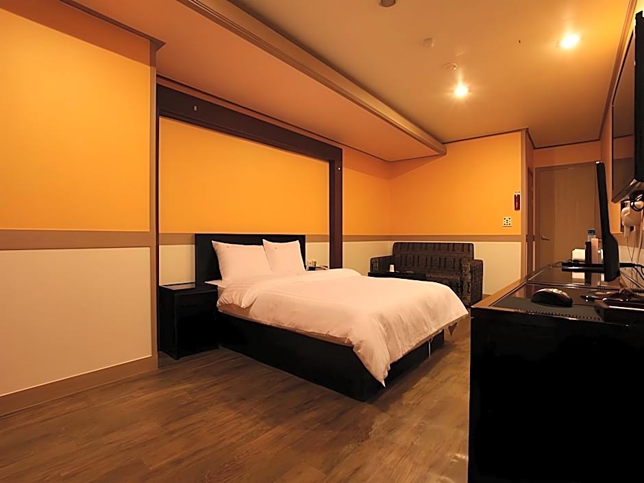 Photo 1 of 6 of Premium 2 Beds Suite