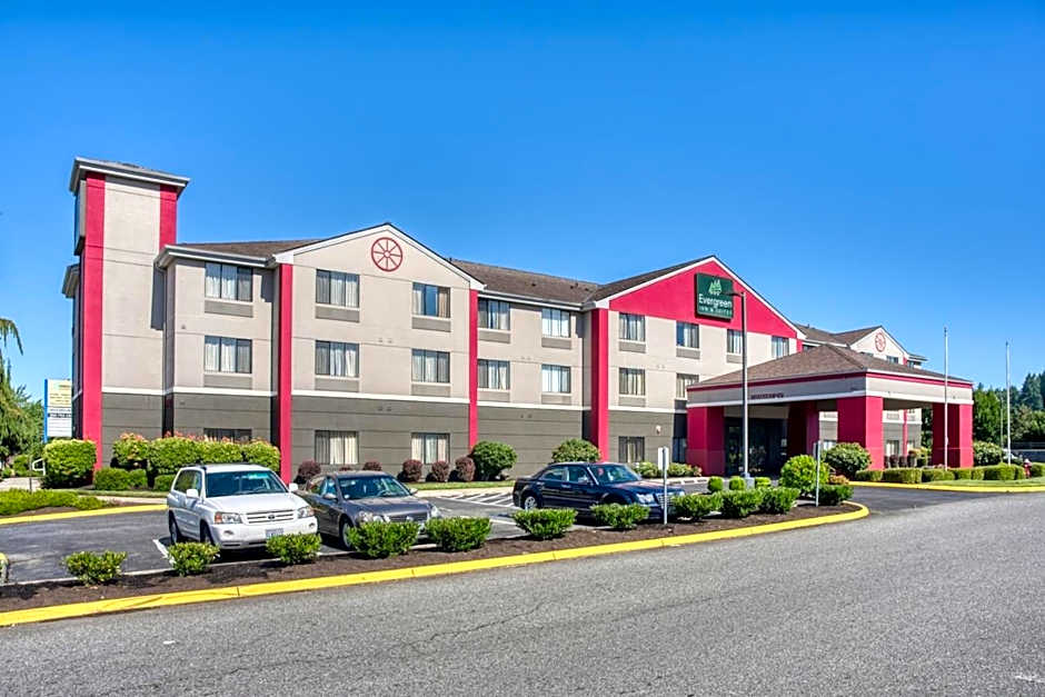 Evergreen Inn and Suites