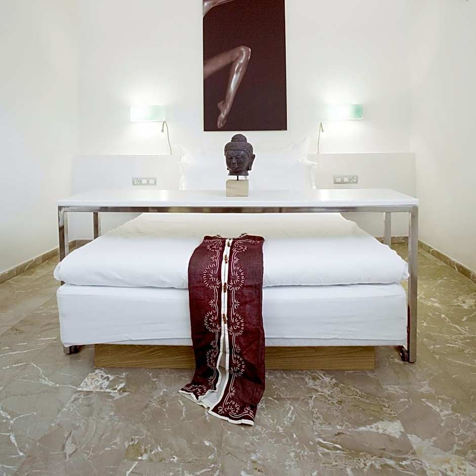 Petit Palace Hotel Tres