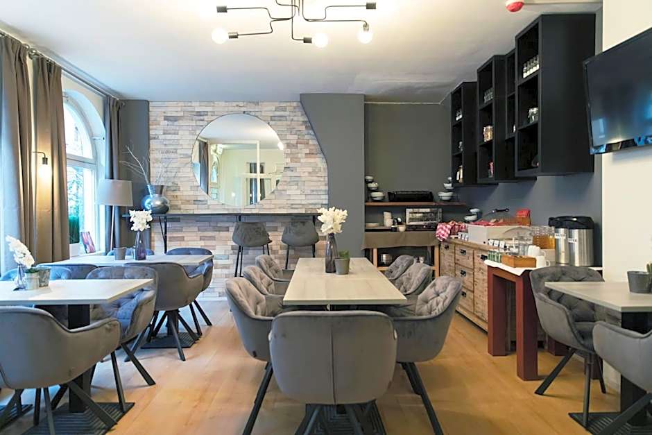 Quentin England Hotel