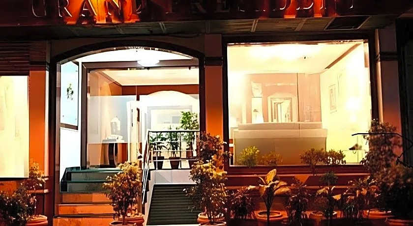 Hotel Grand President