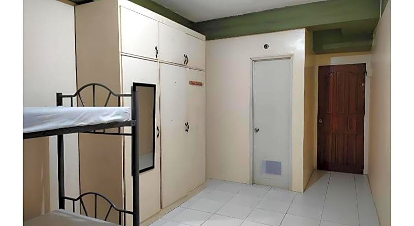 OYO 800 DDD Habitat Dormtel Bacolod 