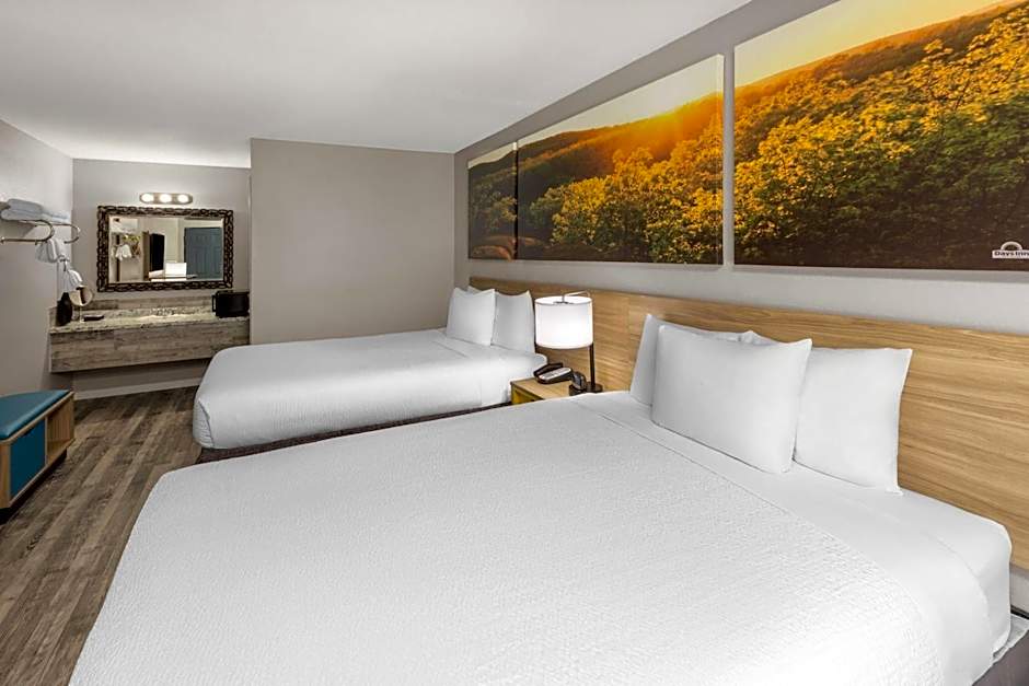 Days Inn by Wyndham Branson Ozarks