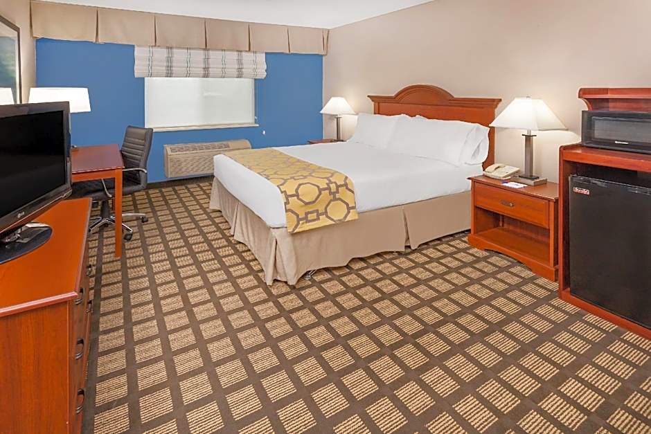 Baymont by Wyndham Galesburg