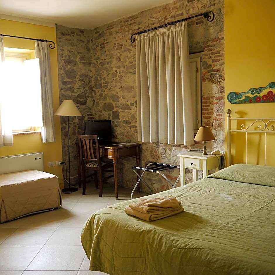 Photo 1 sur 13 de Double Room with Private Bathroom