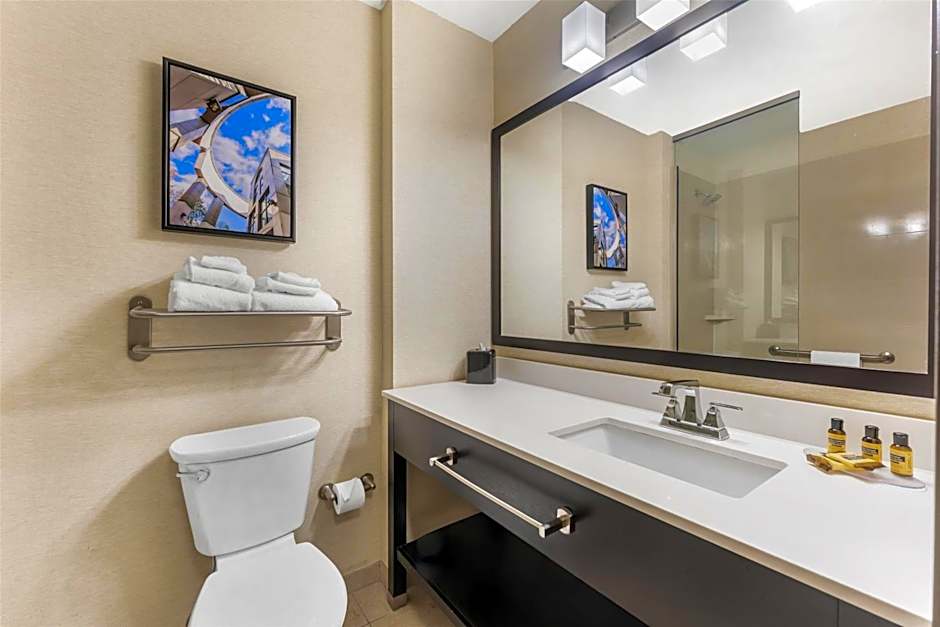 Best Western Plus Franciscan Square Inn and Suites Steubenville