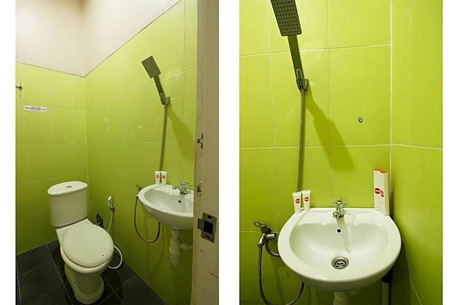 OYO 820 Abad Baru Hotel