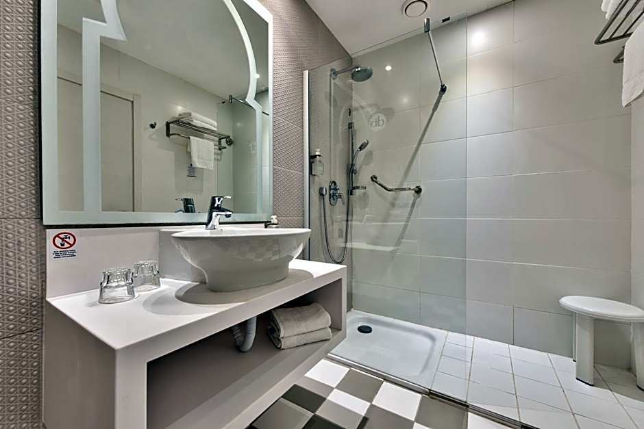 db San Antonio Hotel + Spa All Inclusive