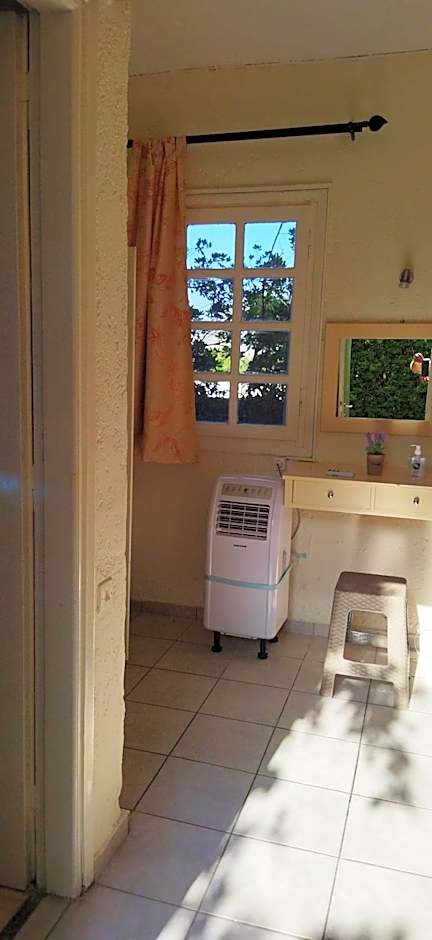 CLEO ROOM WITH YARD IN MALIA 250m FROM THE BEACH