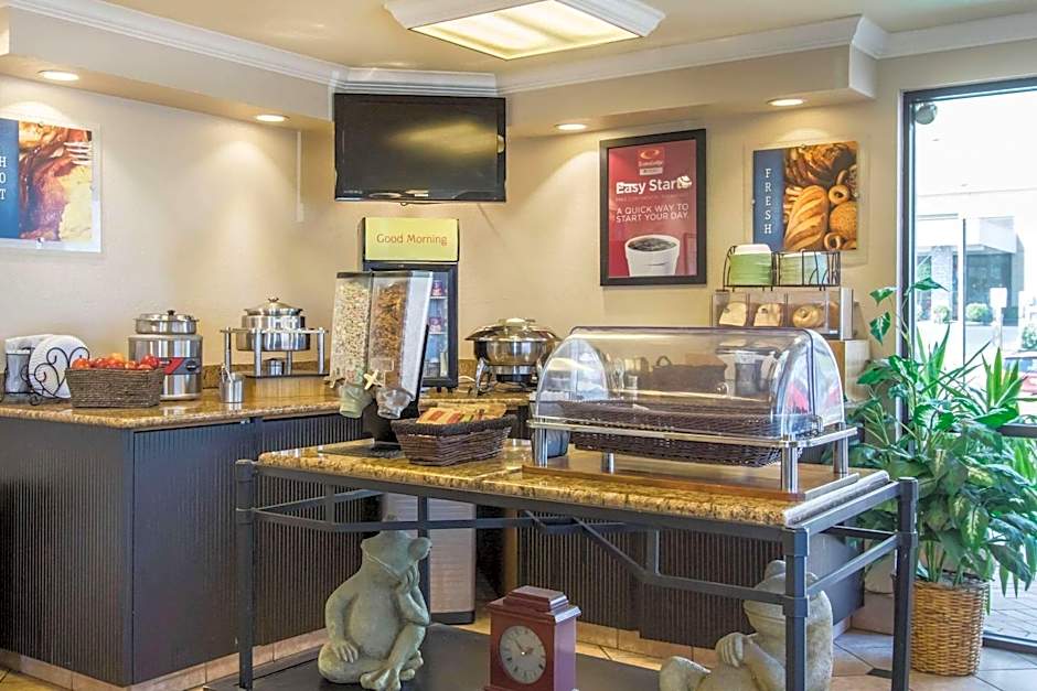 Econo Lodge Inn & Suites Joplin