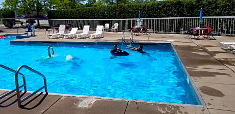 Clarion Pointe Near Erie Casino