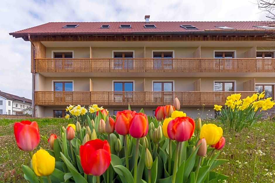 Chalet An der Brunnader-Ihr perfekter Rückzugsort in der Bayerischen Toskana-Überwiegend mit Klima-3Geh-Min zur Therme