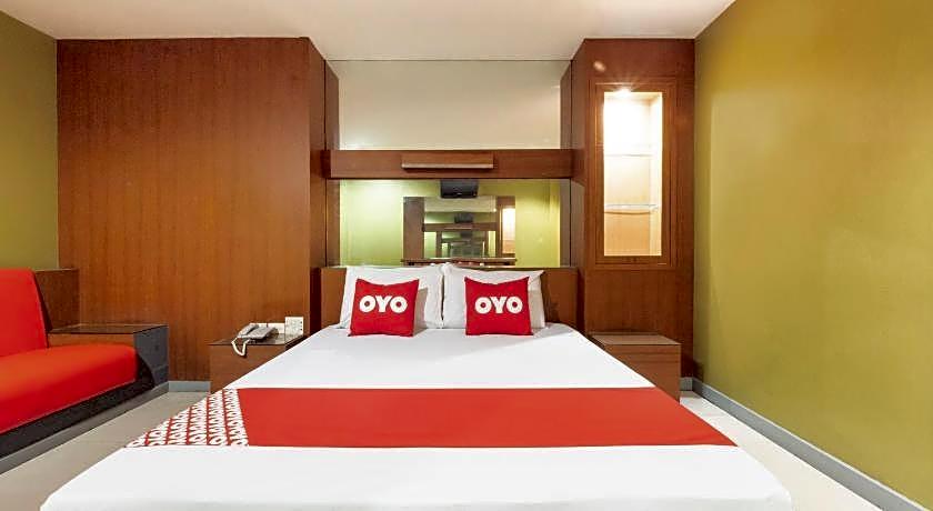 OYO 75382 Chonburi Hotel