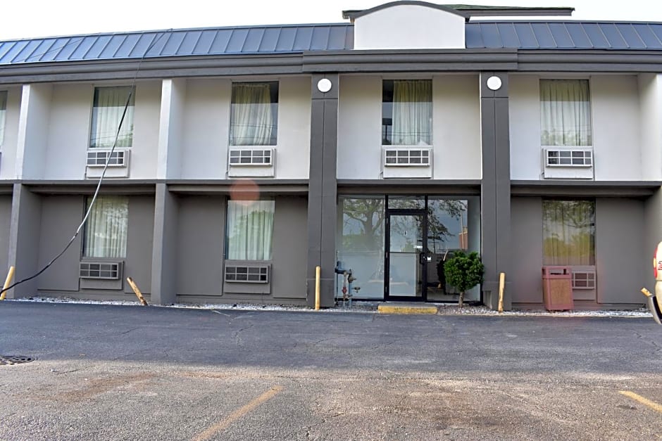 FairBridge Inn Express Melrose Park