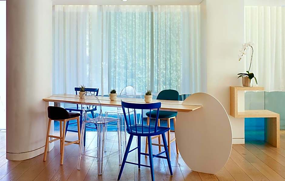 The Valorian Los Angeles, Curio Collection by Hilton
