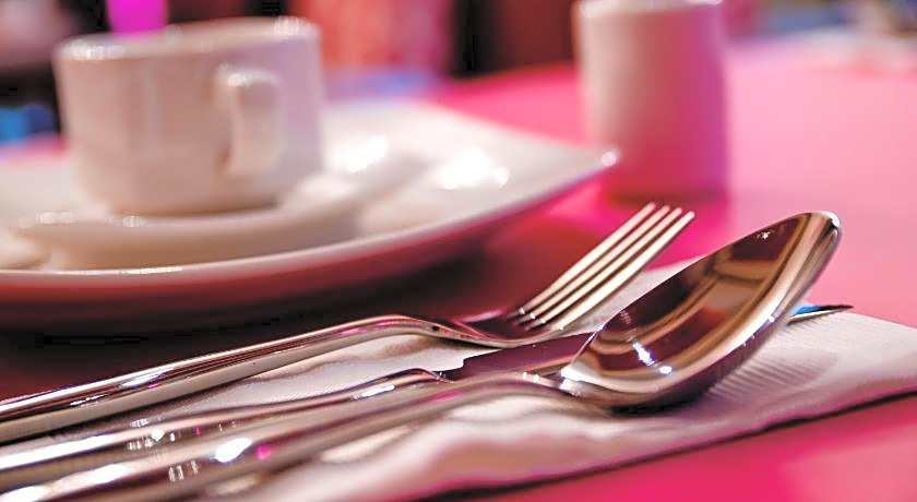 Yes Motel City Resort Paradise