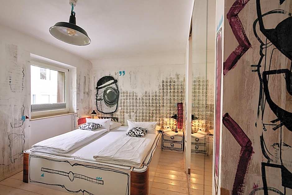 18Arts Hotel