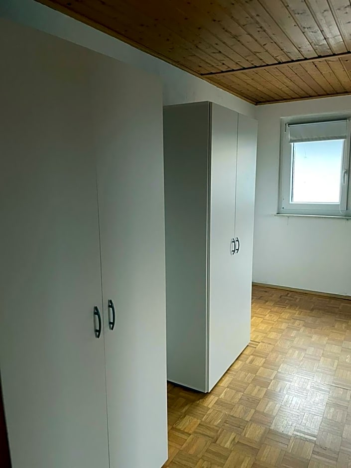 B-S Apartments L