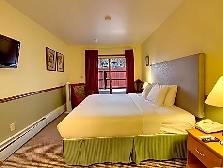 1 Bedroom with King Bed