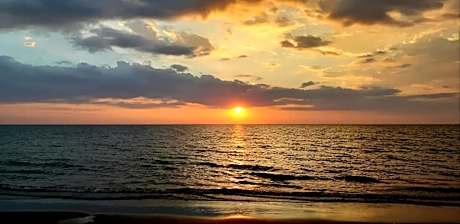 Bella's Beach Resort (A)