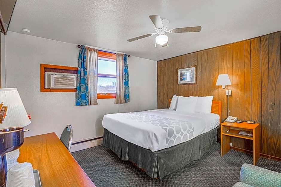 Love Hotels Silver Street by OYO at Hurley WI