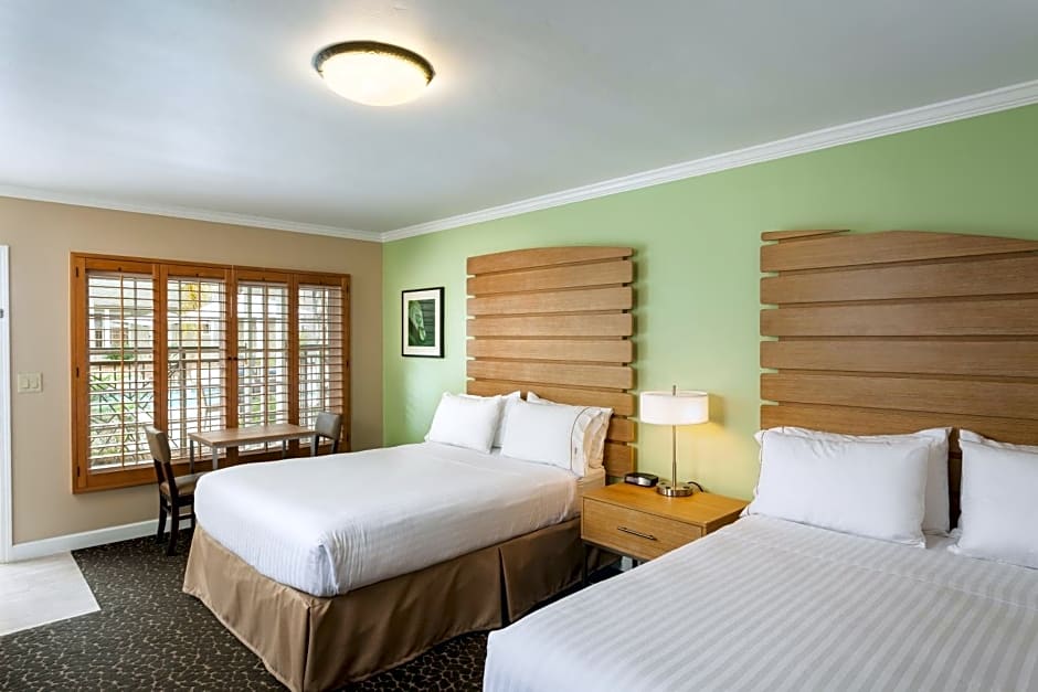 Holiday Inn Express and Suites La Jolla - Windansea Beach, and IHG Hotel