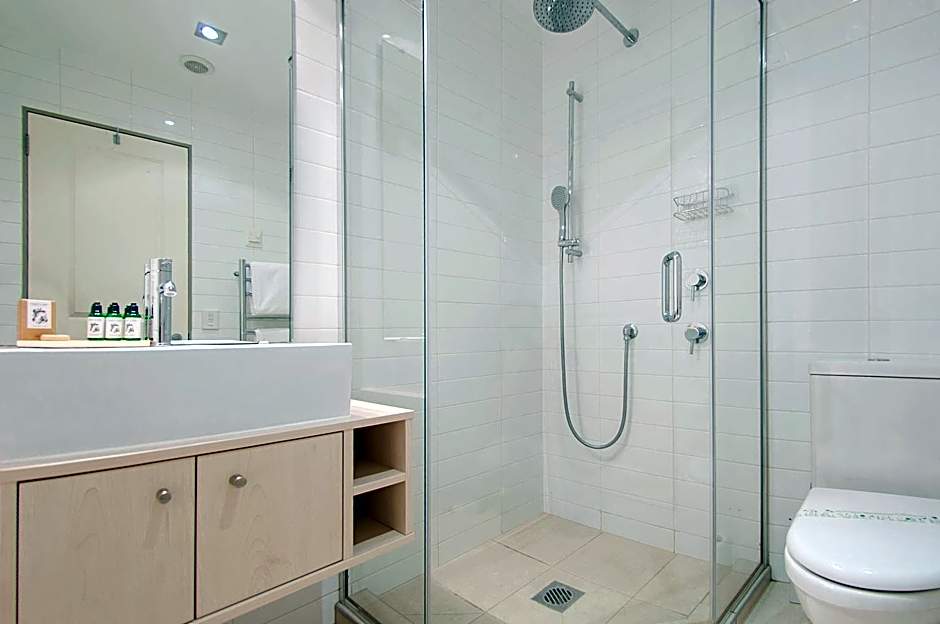 Crow's Nest Apartments