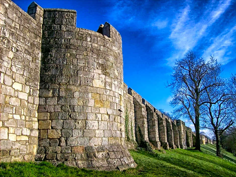 Diamonds Villa near York Hospital