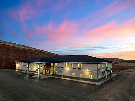 Quality Inn & Suites Salina National Forest Area