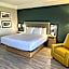 La Quinta Inn & Suites by Wyndham Dallas Arlington South