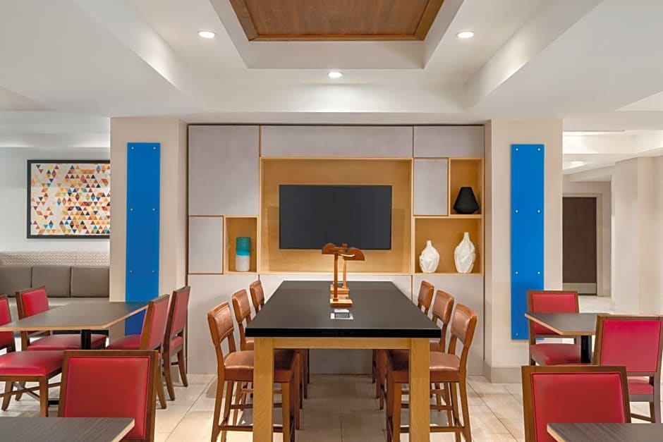 Holiday Inn Express Hotel & Suites McAlester By IHG