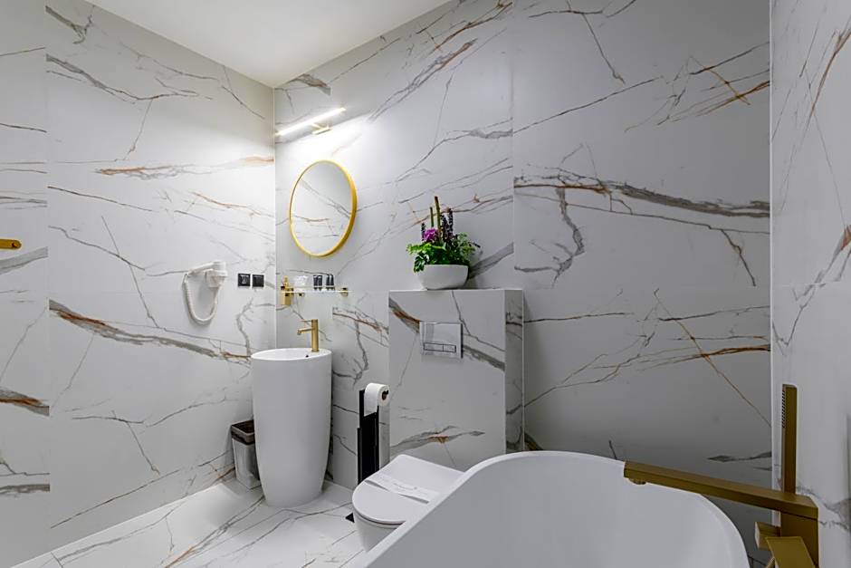 Hotel Lantier & Swimming Pool Zone