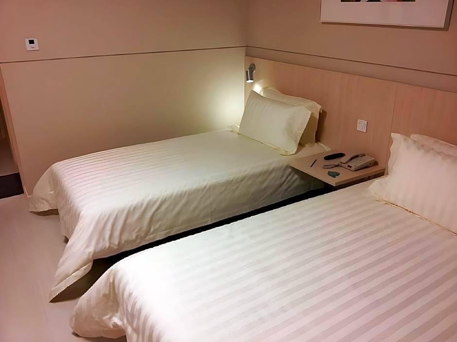 Jinjiang Inn Baoding Railway Station