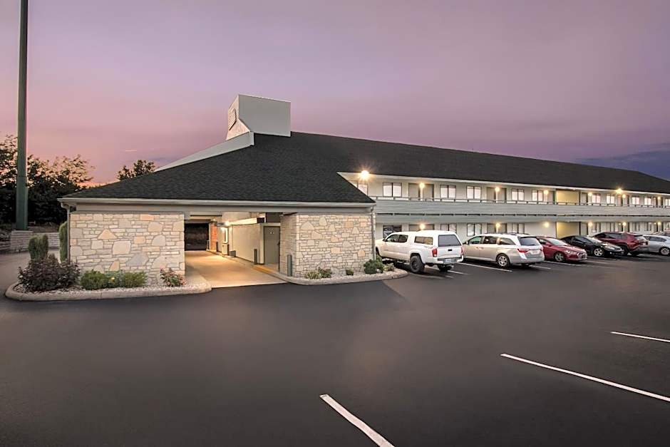 HomeTowne Studios Florence, KY-Cincinnati Airport